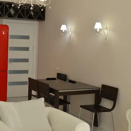 10 шагов до моря - Steps To The Sea Apartment